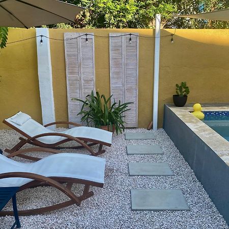 Historic Building The Palm Backyard Studio-Apartment Willemstad, Curacao Feel Home Away From Home 외부 사진