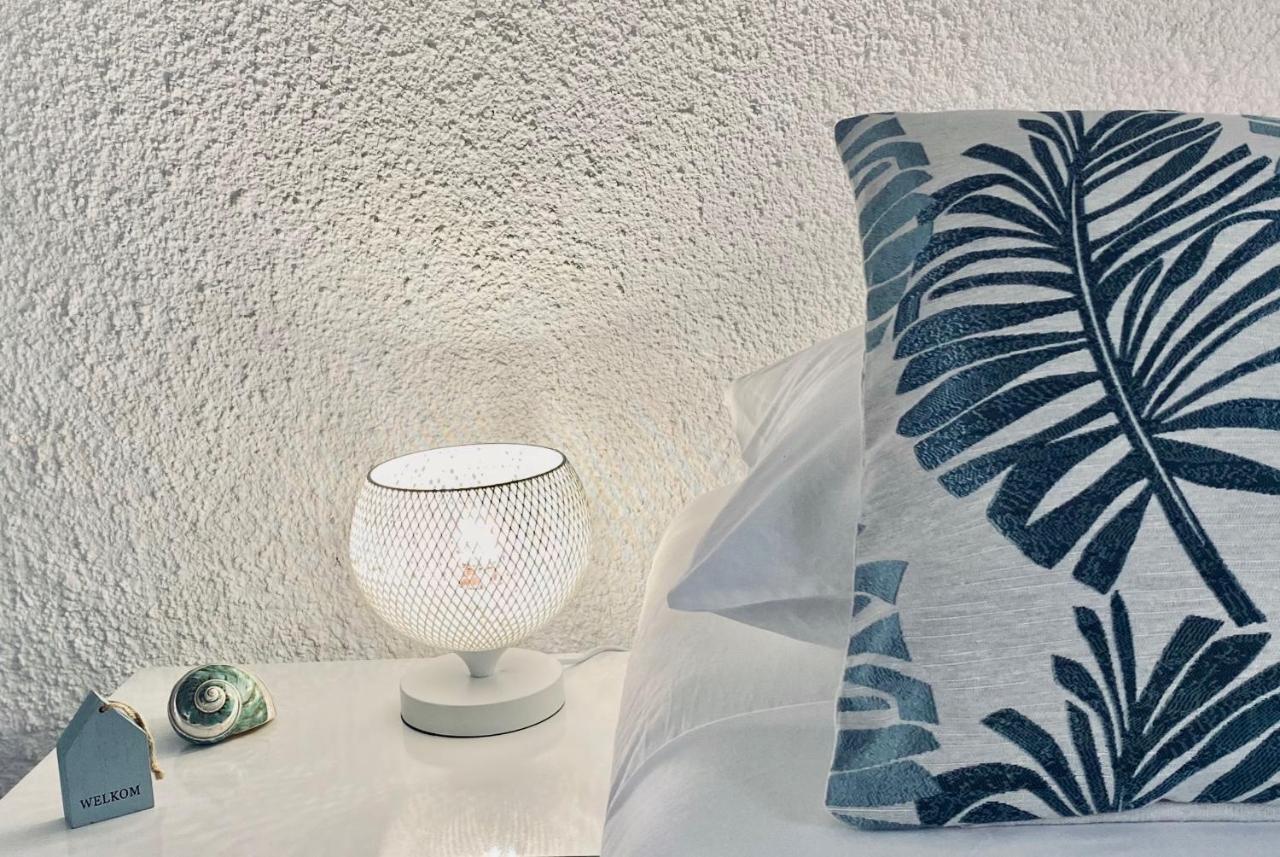 Historic Building The Palm Backyard Studio-Apartment Willemstad, Curacao Feel Home Away From Home 외부 사진