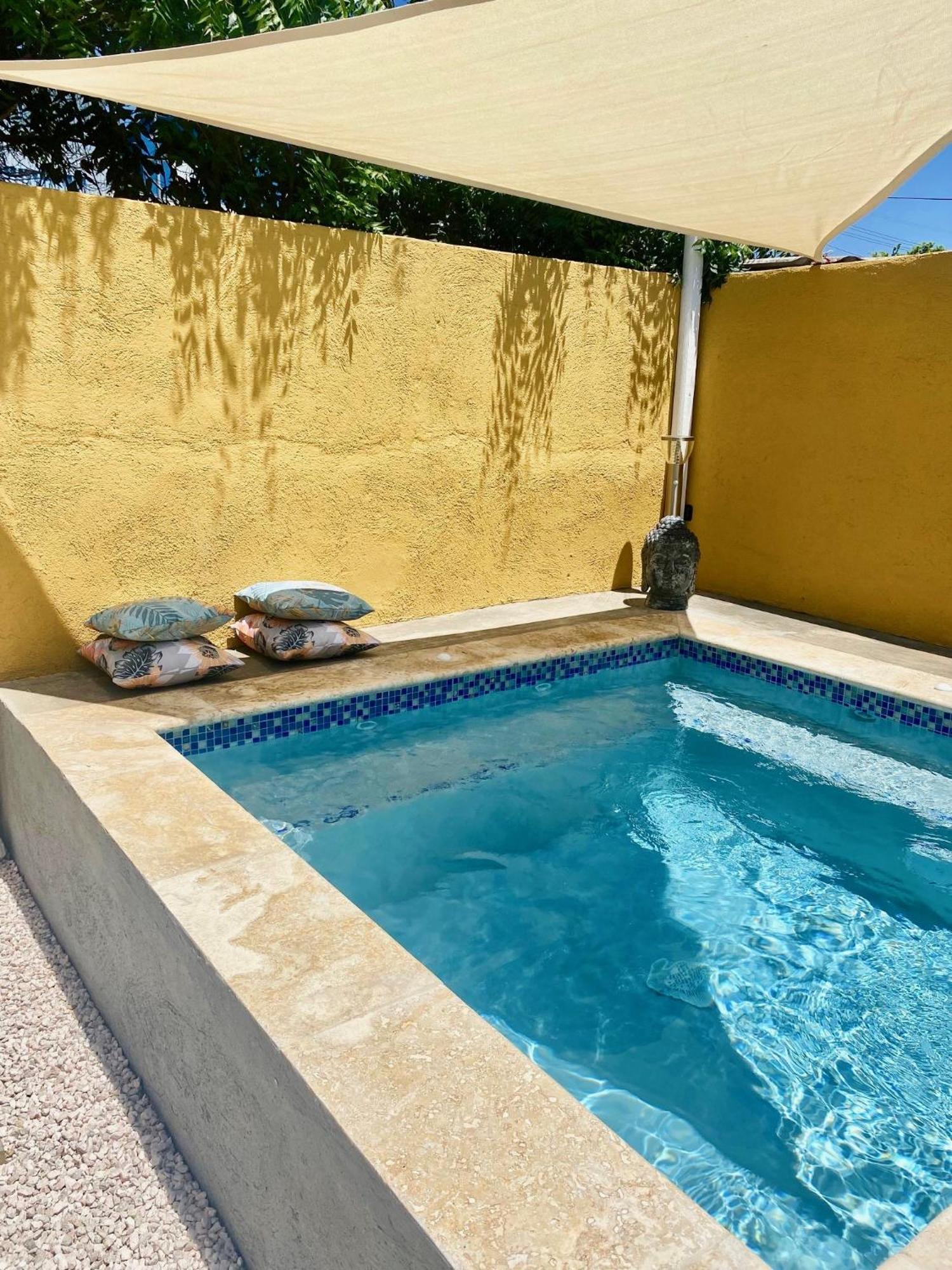 Historic Building The Palm Backyard Studio-Apartment Willemstad, Curacao Feel Home Away From Home 외부 사진